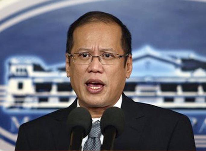 Tổng thống Philippines Benigno Aquino đã lên tiếng cáo buộc Trung Quốc quấy rối hai tàu cá của Philippines ở vùng biển tranh chấp trên Biển Đông, buộc một chiếc tàu phải rời khỏi nơi neo đậu. “Trong lúc họ (tức tàu Trung Quốc) đang tiếp cận, còi của họ được kéo ở mức to nhất, gây e sợ cho tàu cá của chúng tôi”, ông Aquino nói ngày 26/1.